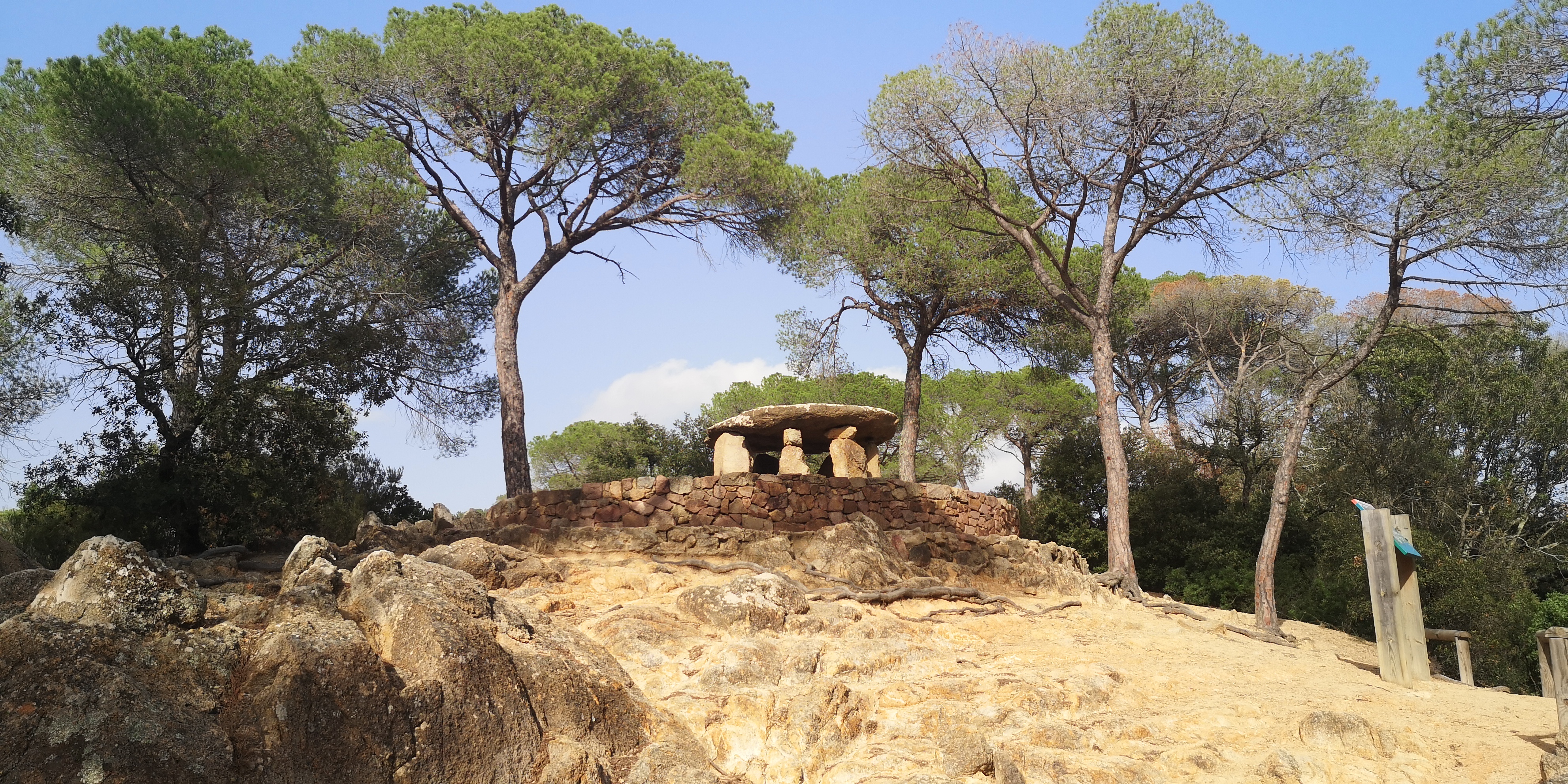 image Dolmen de Pedra Gentil